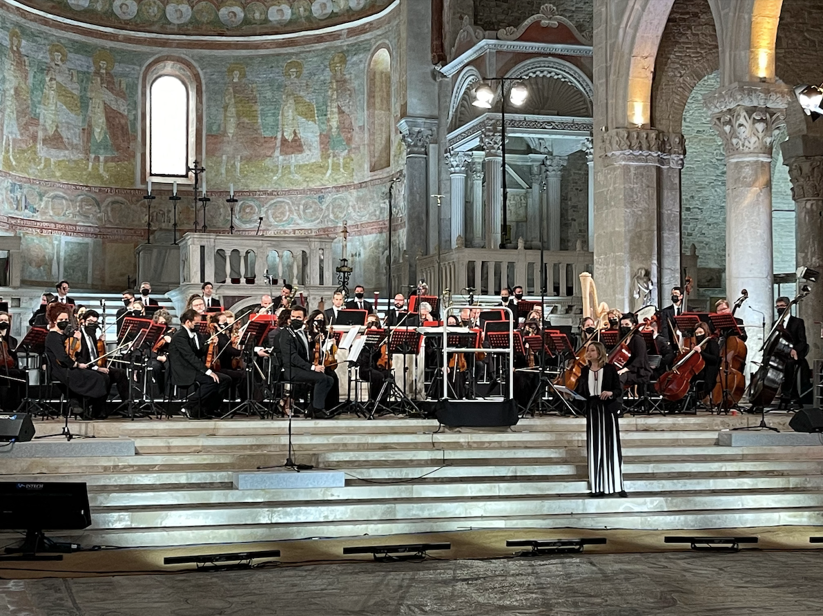 Copertina per Papa Francesco saluta Aquileia, la Basilica protagonista del dialogo tra popoli